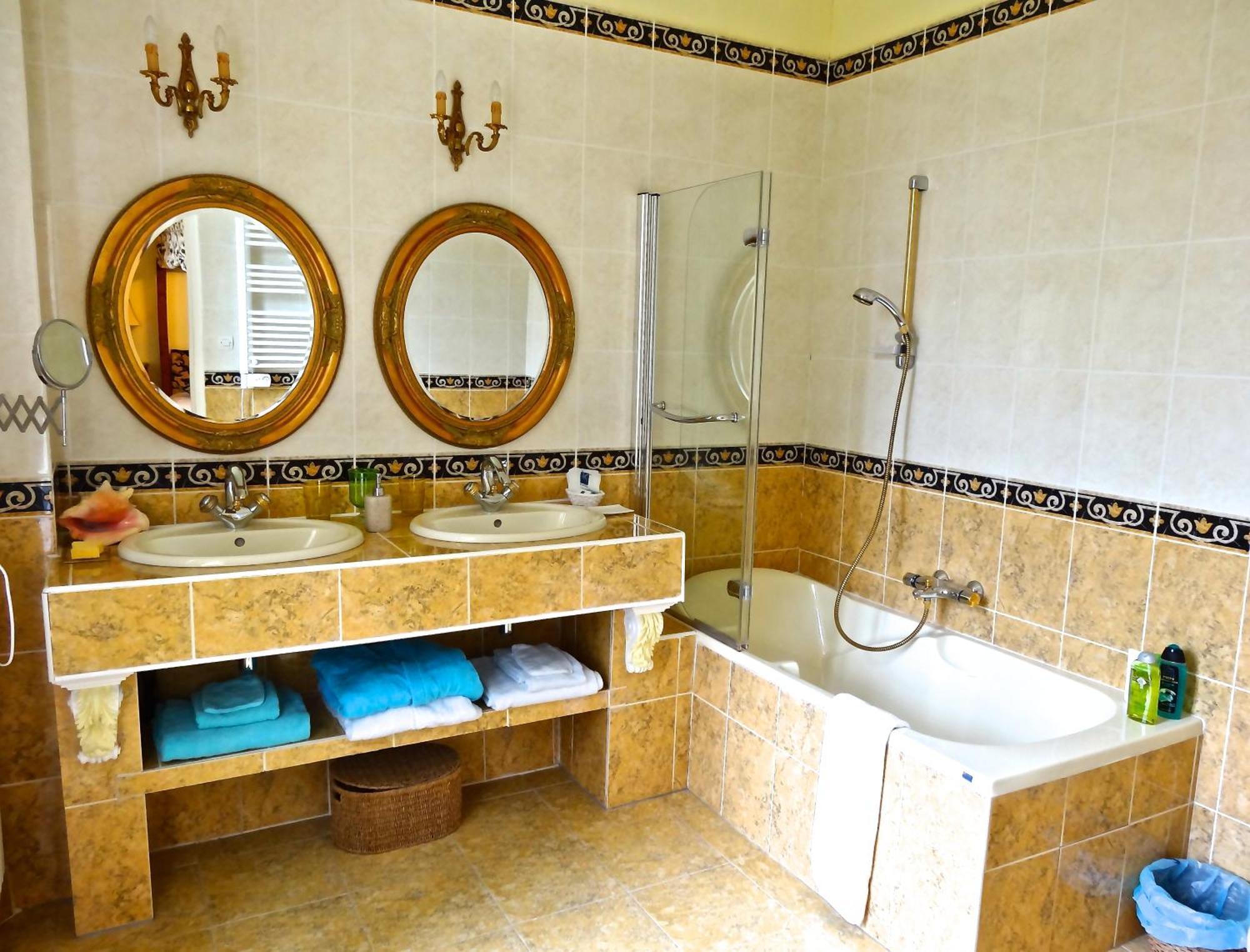 Chateau Les Vallees En Touraine 4*